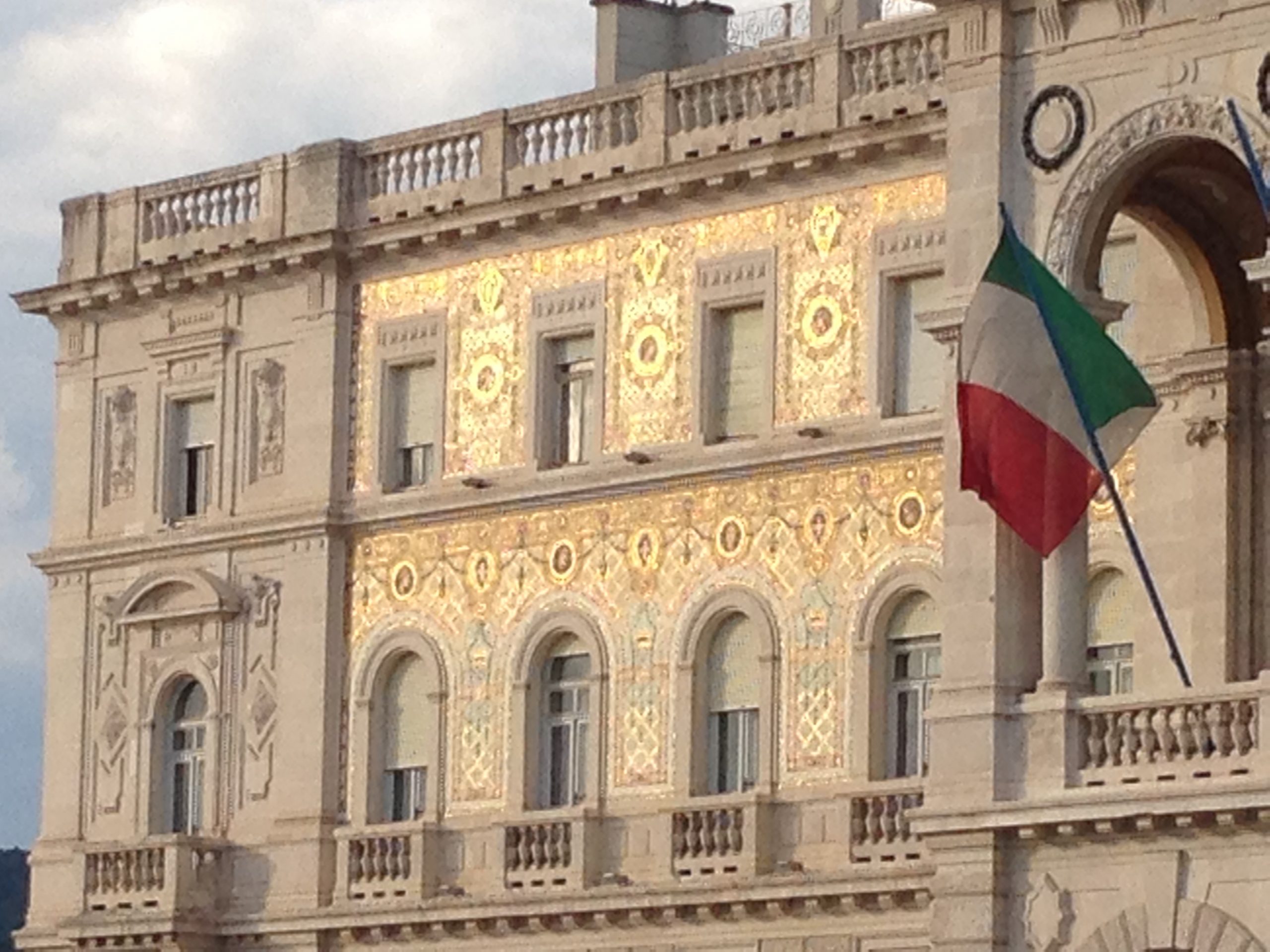 To do Science is not enough, we have to bet